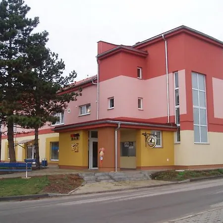 Kulturne Spolecenske Centrum Hrušky