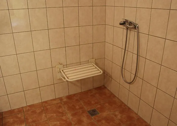 Kulturne Spolecenske Centrum بيت ضيافة Hrusky (Breclav)